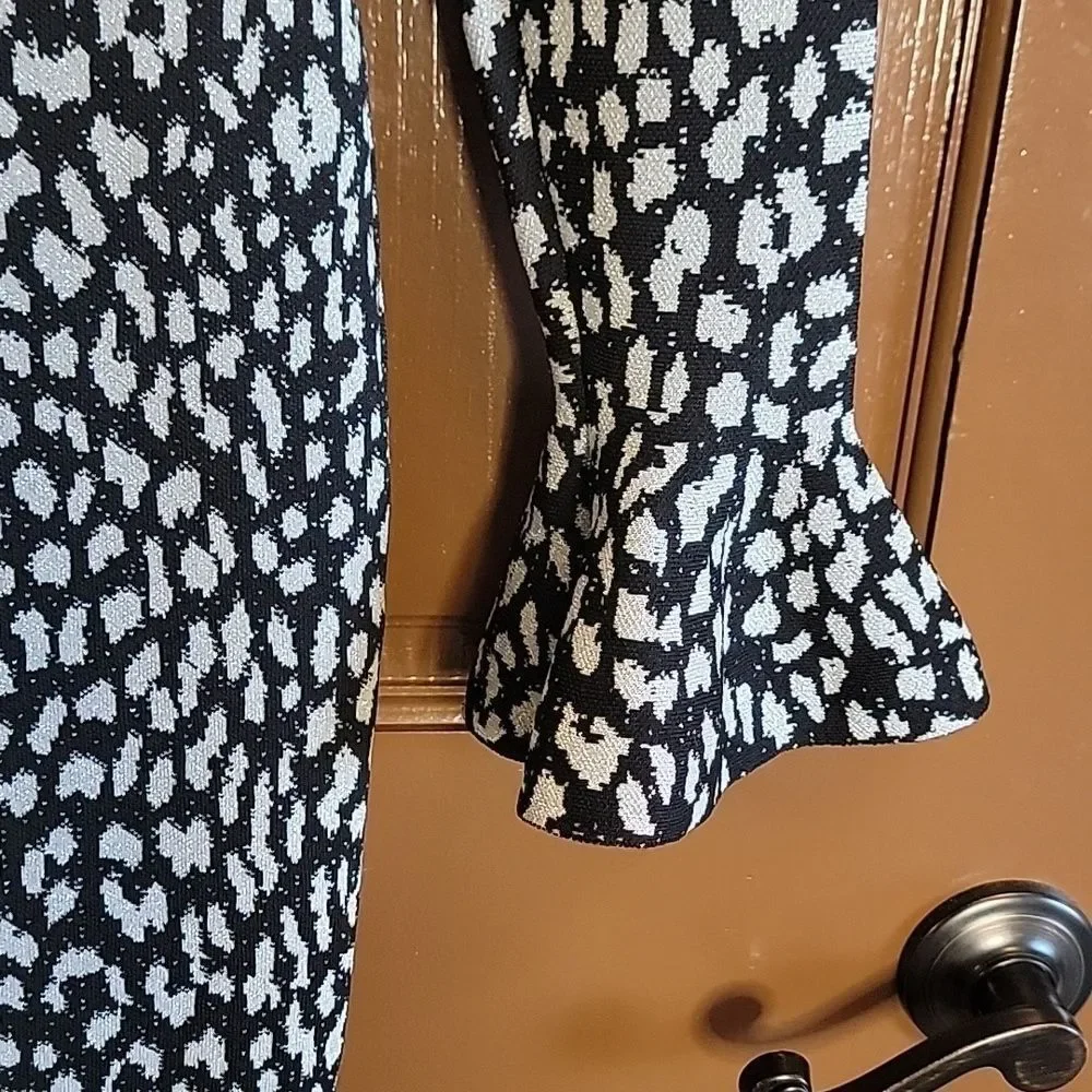 Michael Kors-Shimmery blk/gray animal print dress with bell sleeves Size XS.
